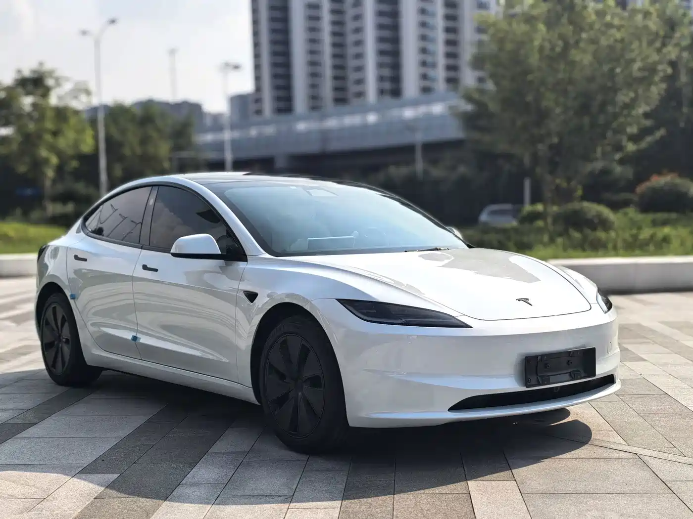 Tesla Model 3 2026 2025 Model Year Facelift Rear-Wheel Drive