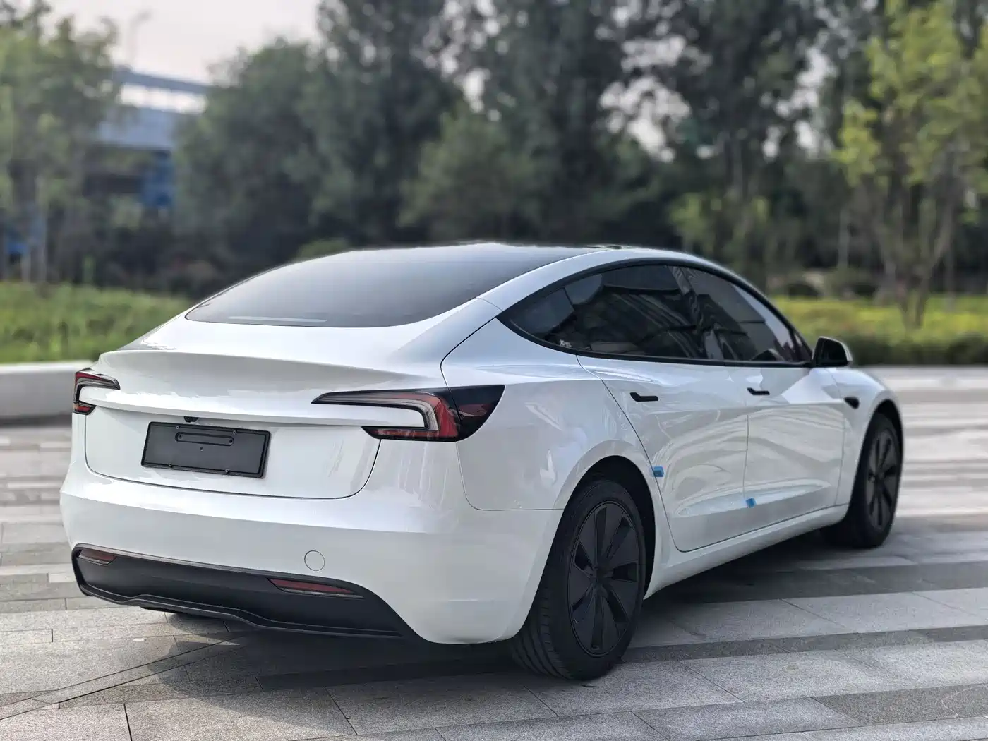 Tesla Model 3 2026 2025 Model Year Facelift Rear-Wheel Drive