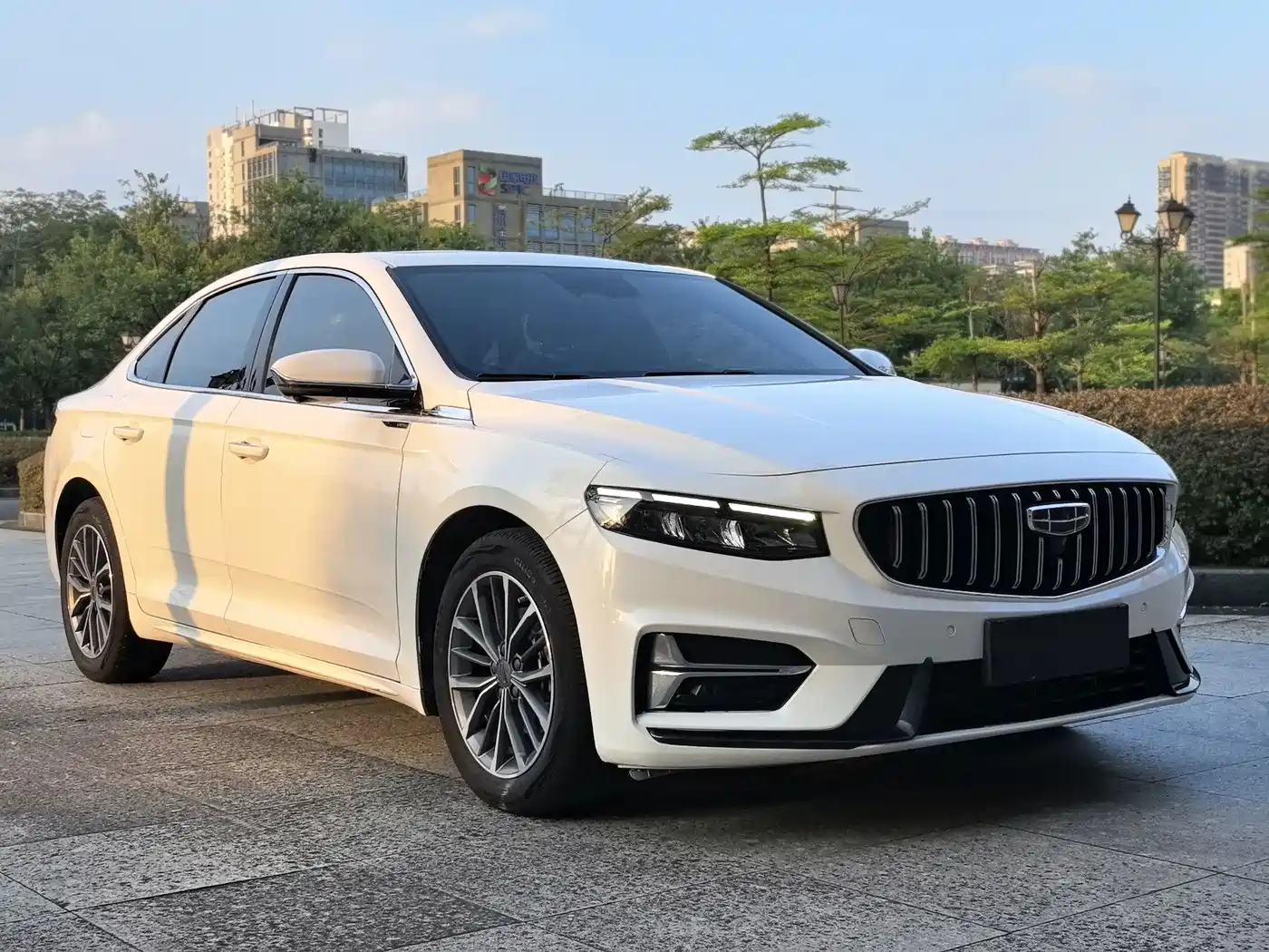 Фото 3 - Geely Preface