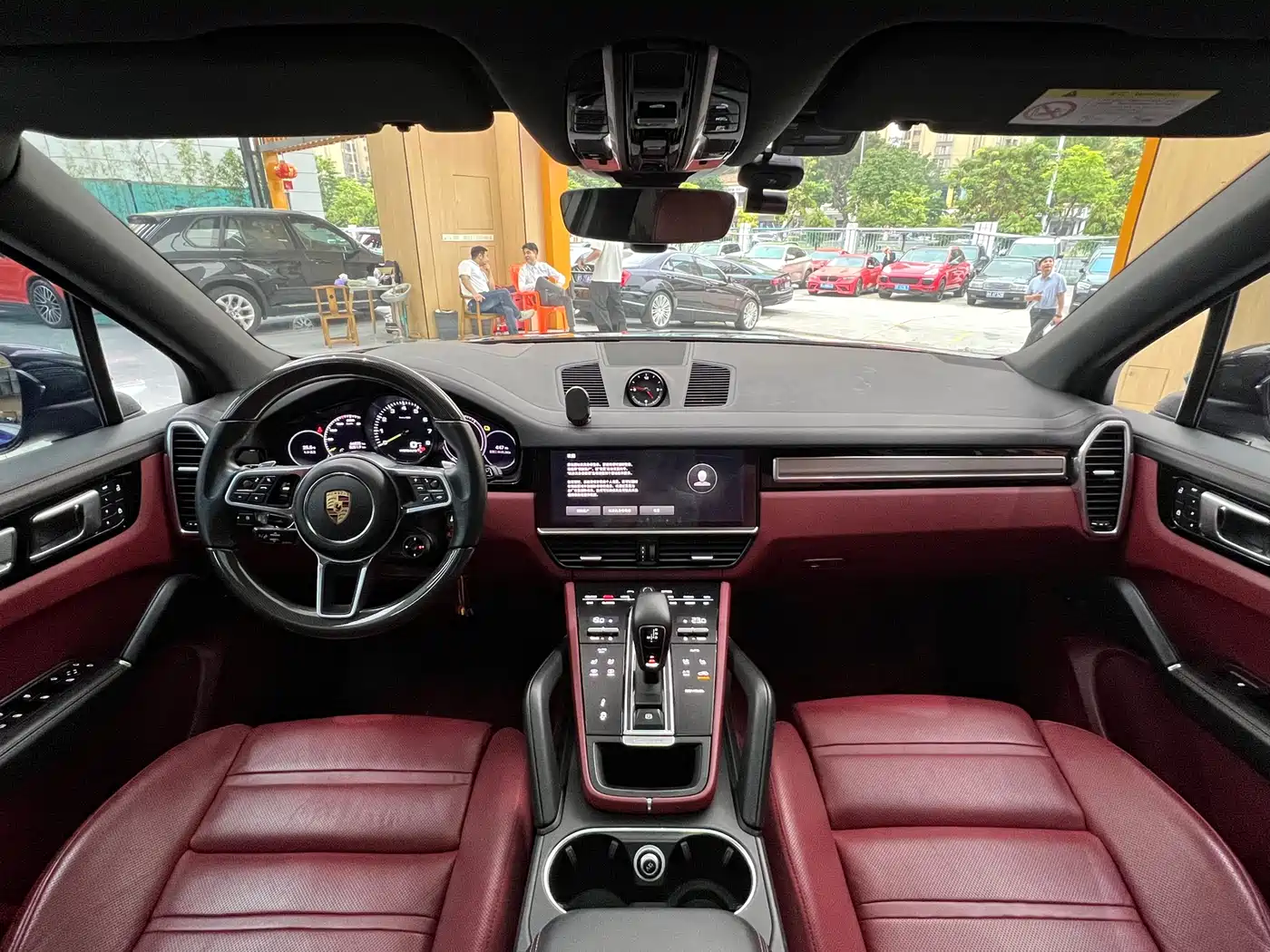Porsche Cayenne New Energy 2023 Cayenne E-Hybrid 2.0T Platinum Edition фото 29