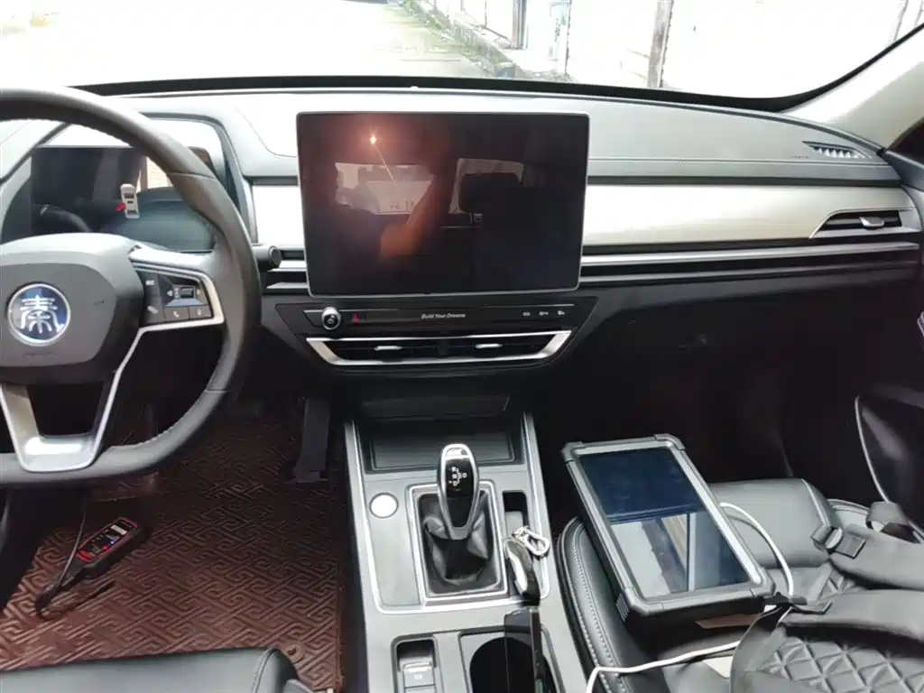 BYD Qin Pro 2018 1.5TI Automatic Smart Connected Dynamic Edition фото 13