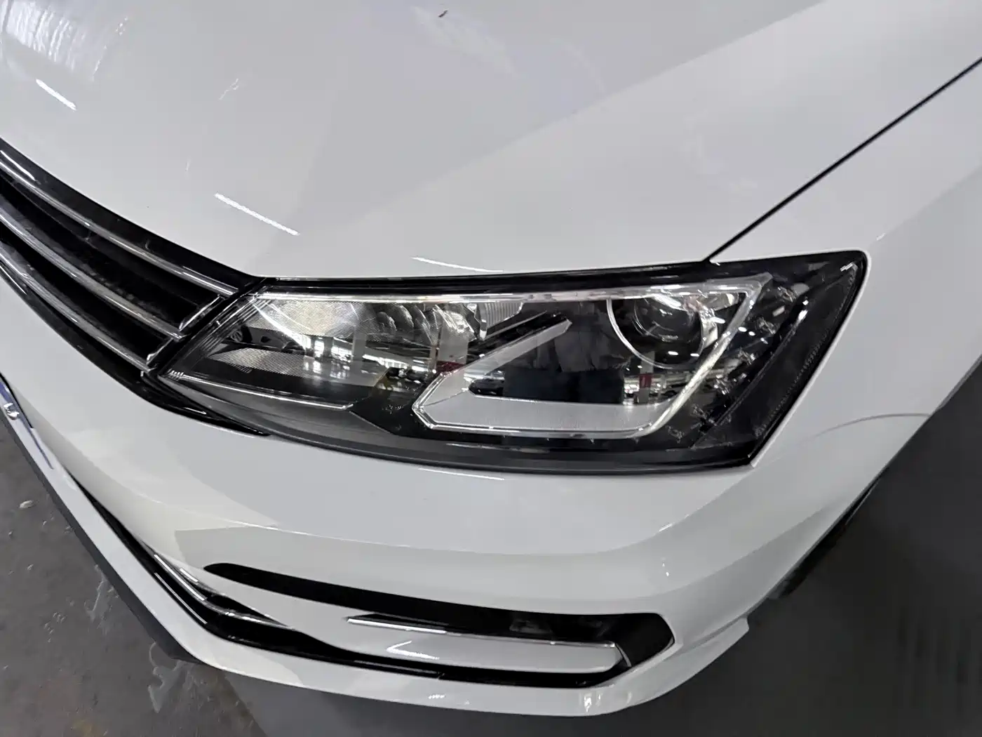 Volkswagen Sagitar 2018 280TSI DSG Spark Edition фото 4