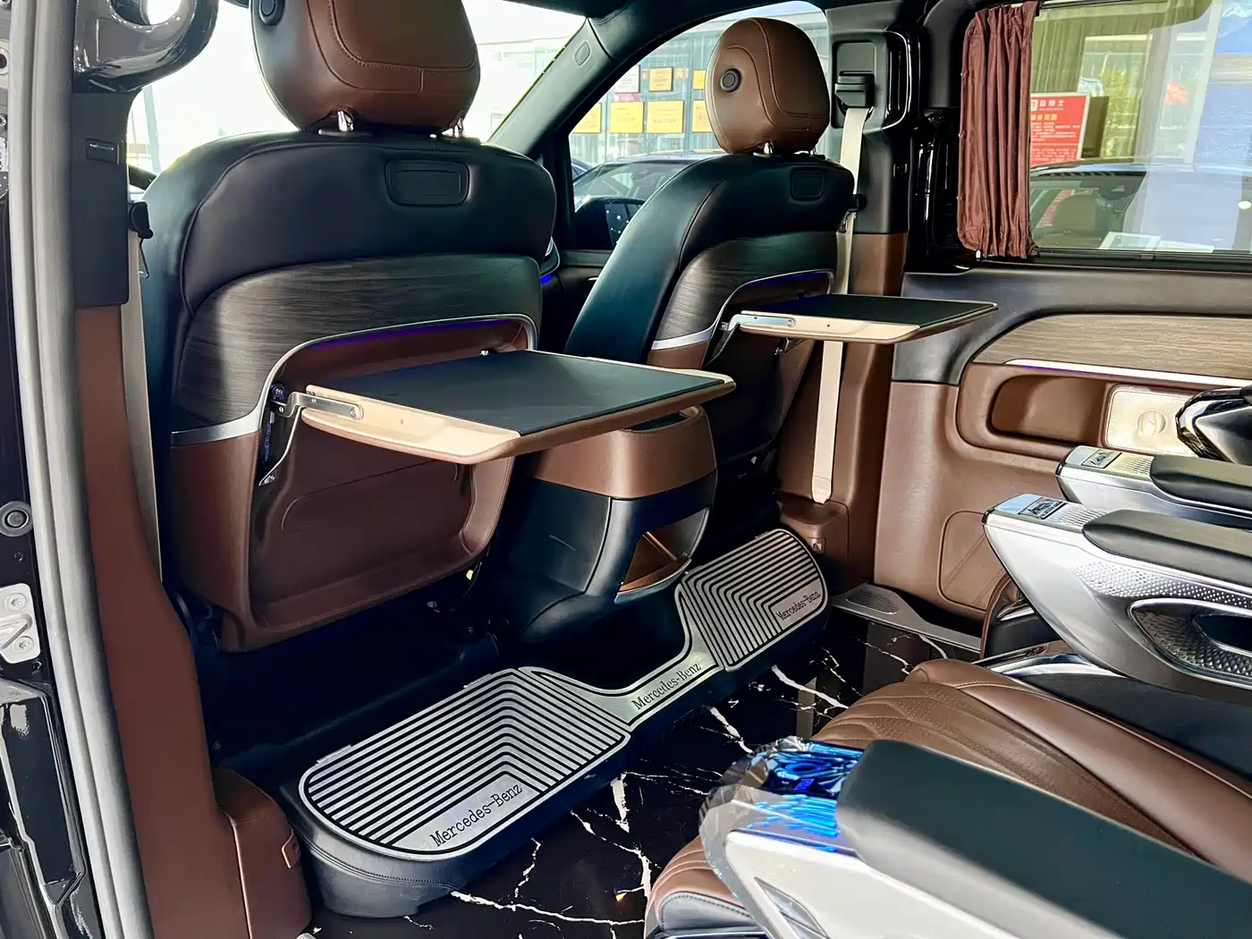 Mercedes-Benz V-Class 2024 V 300 L Long Wheelbase Luxury Edition фото 21