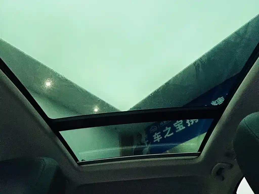 Volkswagen Passat 2019 Model 330TSI Luxury Edition China V фото 25