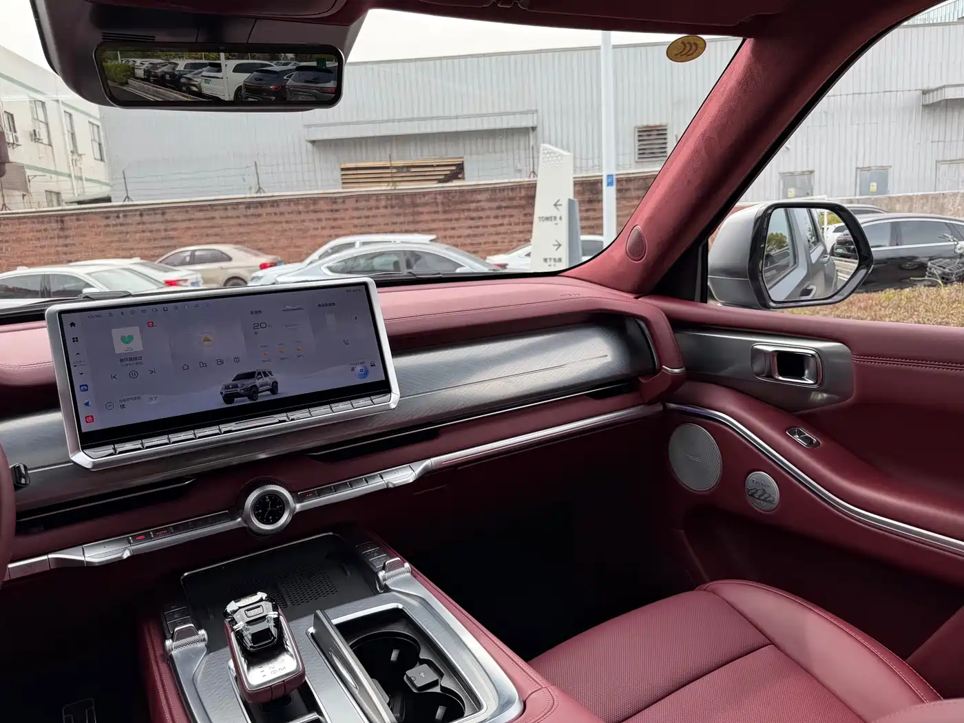 TANK TANK 700 NEW ENERGY