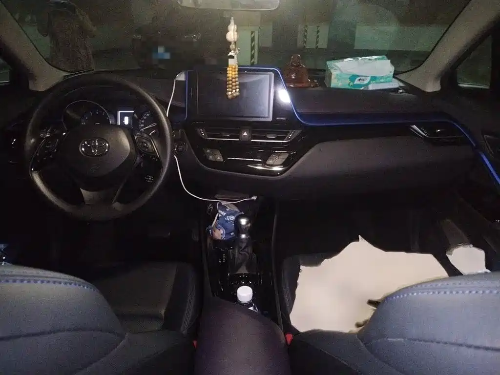 Toyota C-HR 2020 Model 2.0L Leading фото 13