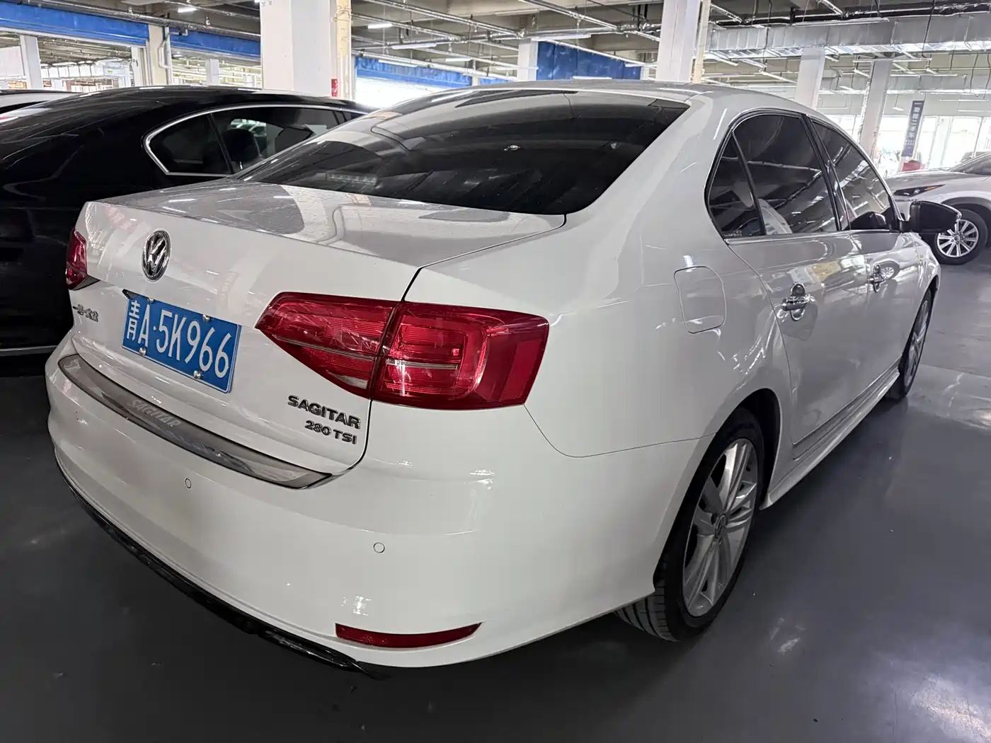 Volkswagen Sagitar 2018 280TSI DSG Spark Edition фото 19