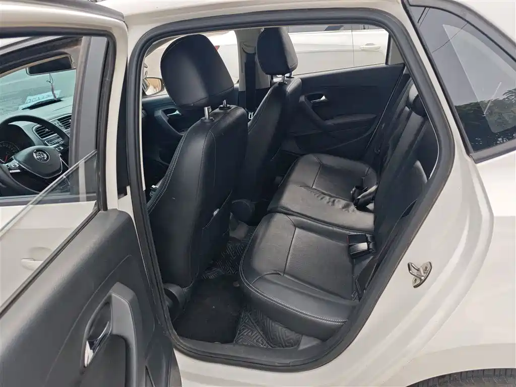 Volkswagen Polo 2018 1.5L Auto Comfort фото 17