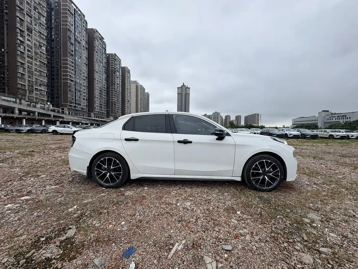 Lynk & Co 03 2021 1.5TD DCT Jin Plus фото 4
