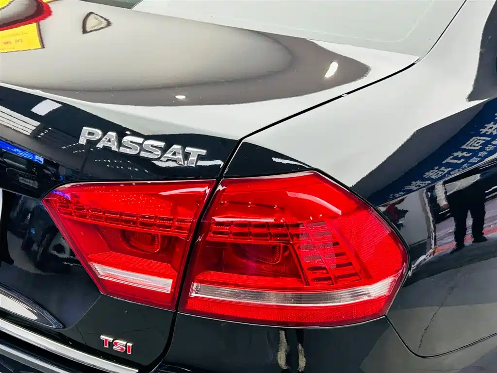 Volkswagen Passat 2014 2.0TSI DSG Executive Edition фото 12