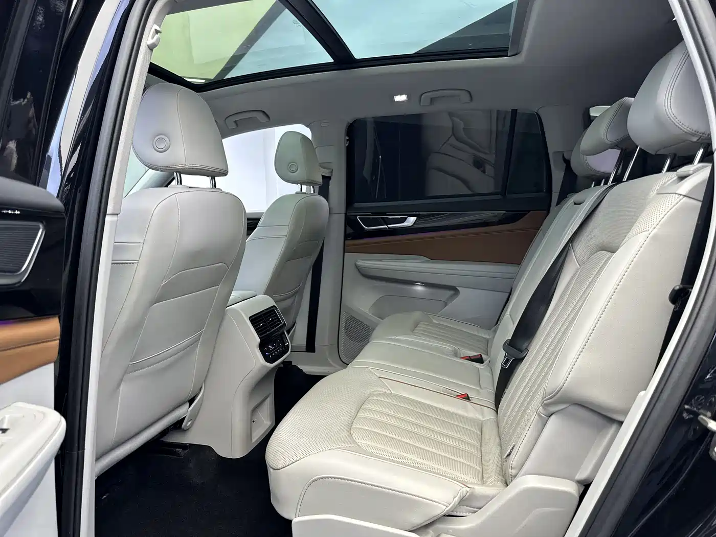 Volkswagen Teramont 2022 Teramont X 380TSI 4MOTION Premium Luxury фото 9