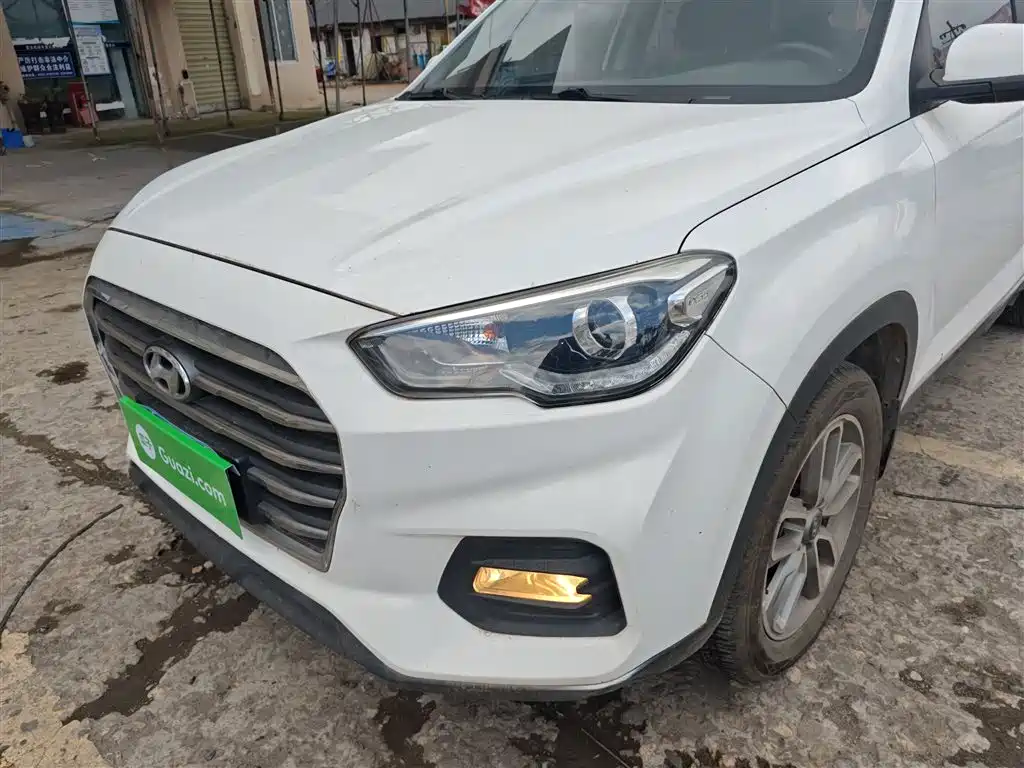 Hyundai Beijing Hyundai ix35 2018 2.0L Automatic 2WD Zhiyong·Enjoyment Edition фото 24