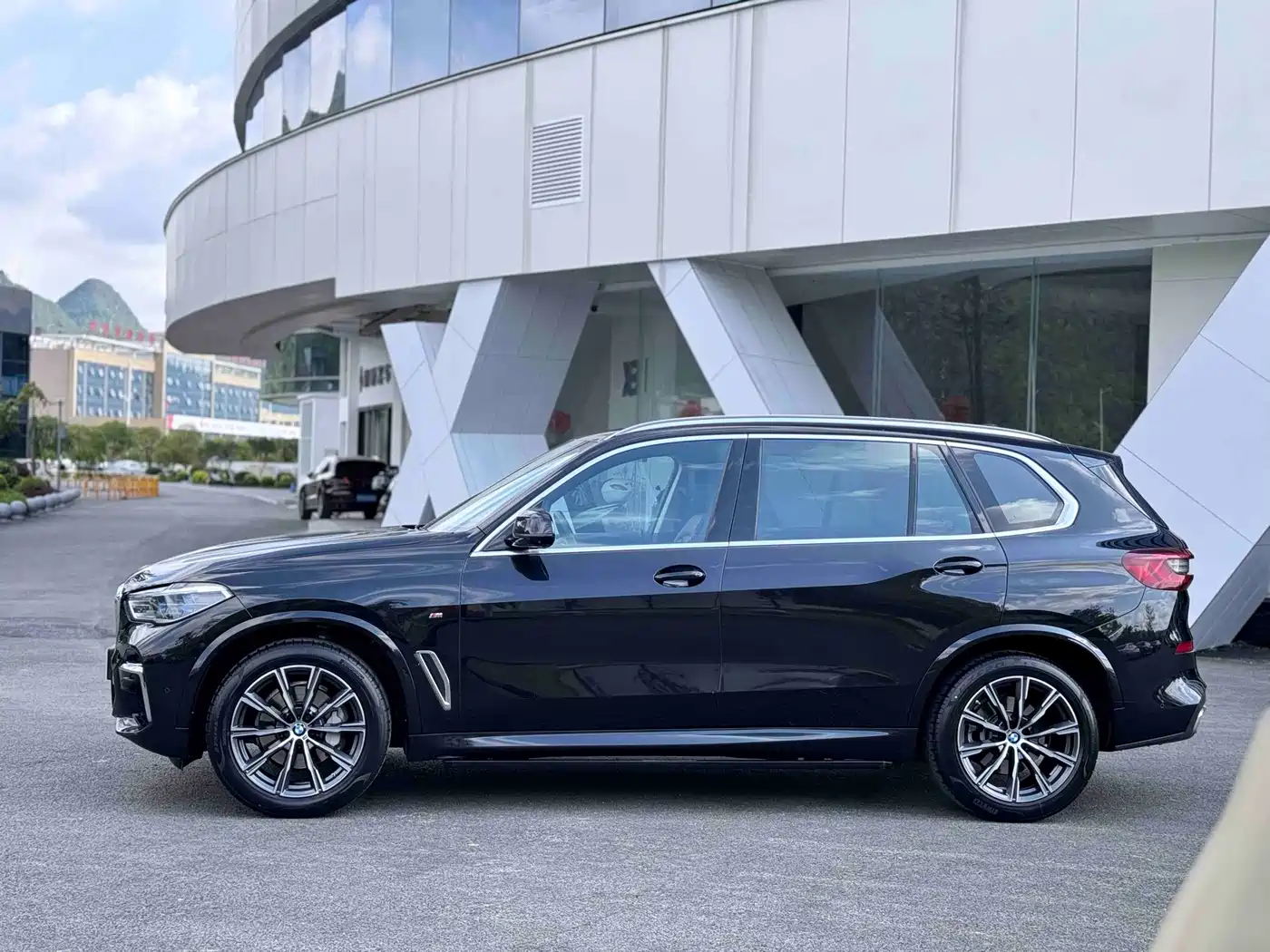 BMW X5 2022 Facelift xDrive 30Li Premium M Sport Package фото 10