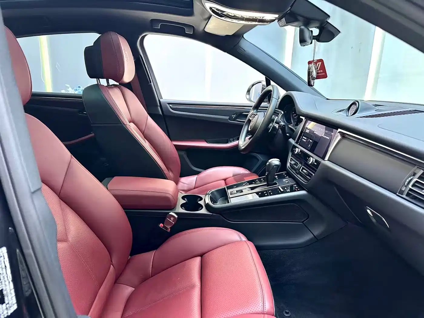 Porsche Macan 2023 Macan 2.0T фото 11