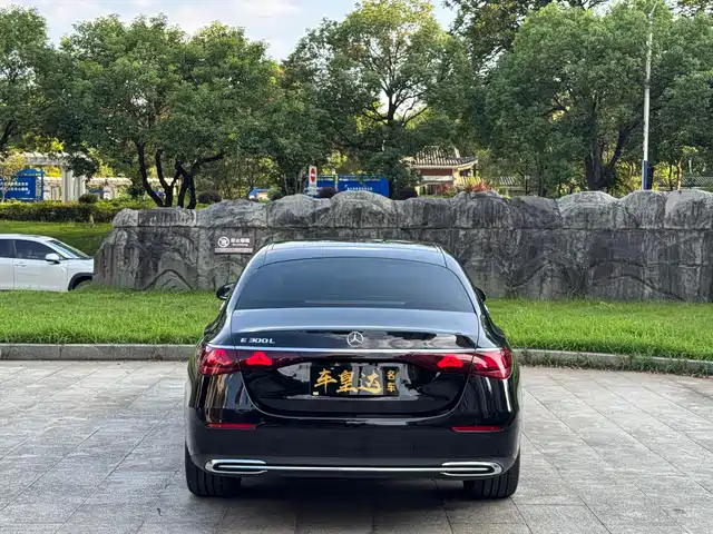Mercedes-Benz E-Class 2025 E 300 L Luxury — фото 5