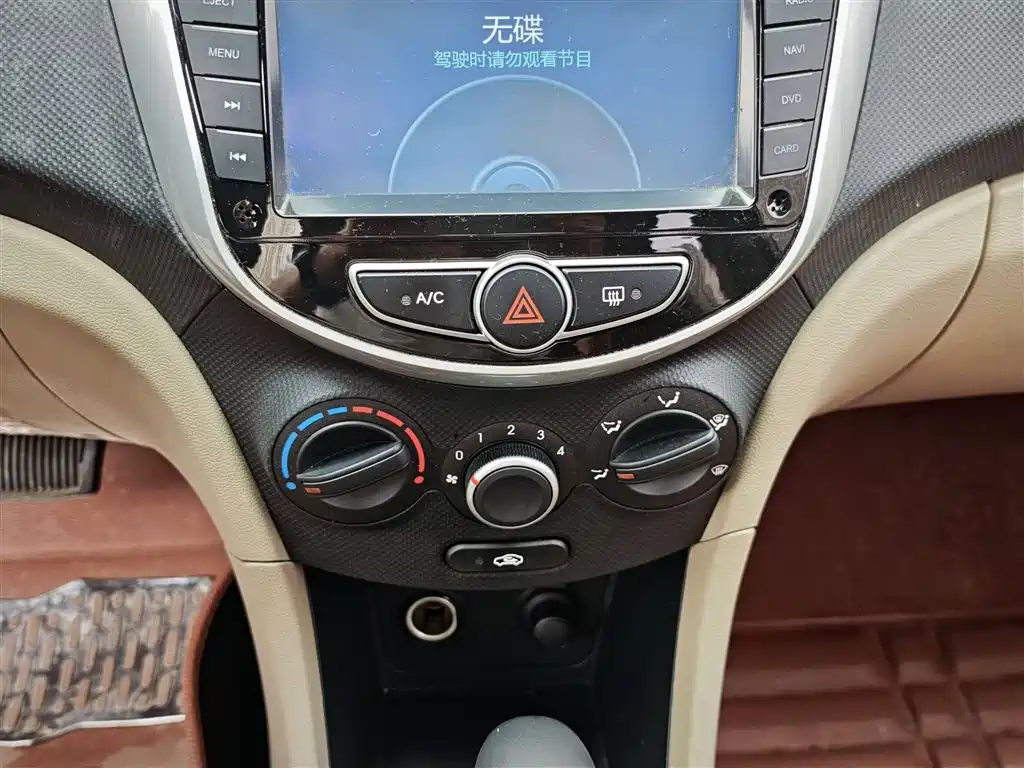 Hyundai Verna 2014 1.4L Automatic Smart GLS фото 11