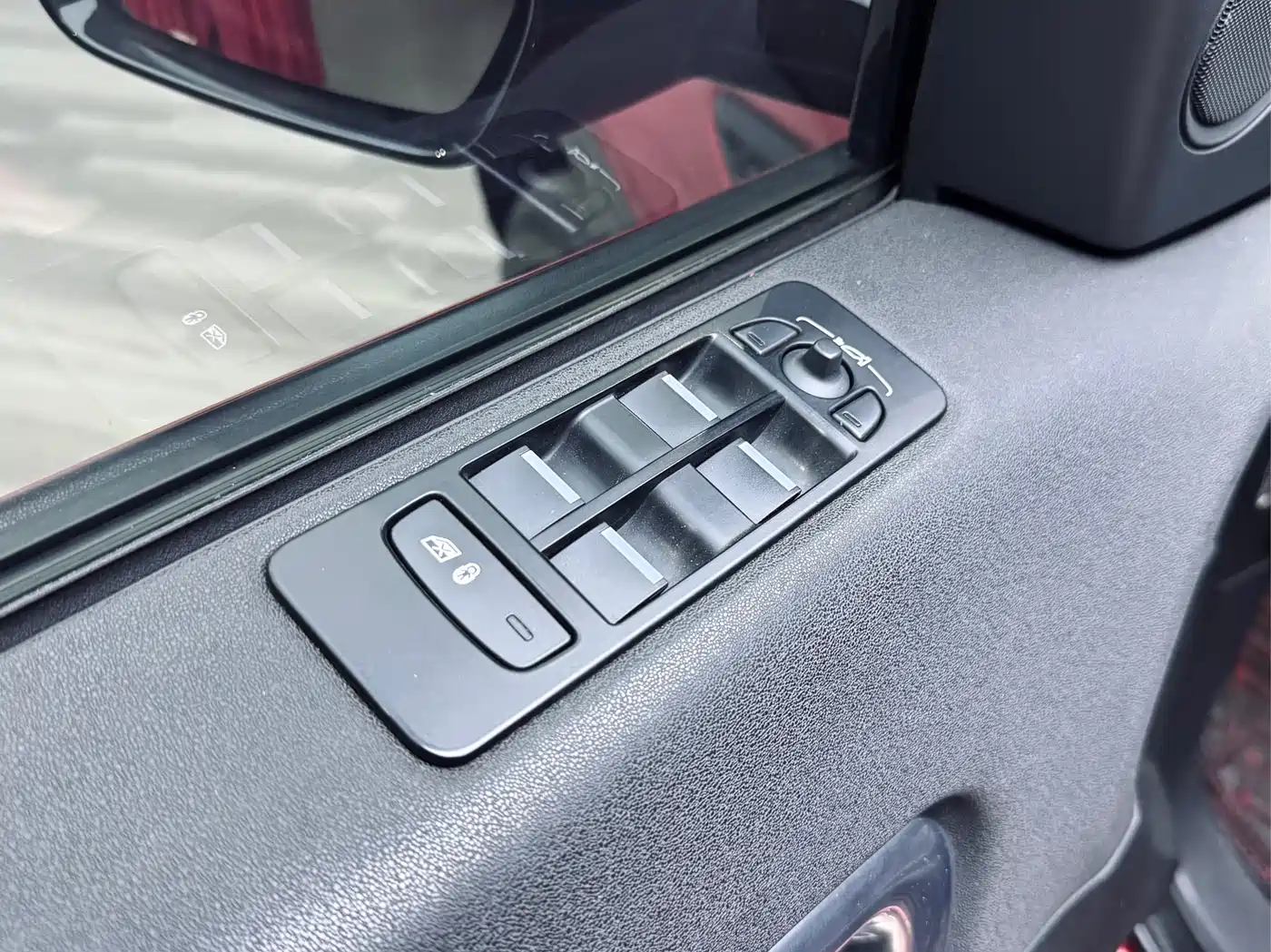 Land Rover Discovery Sport 2019 240PS SE Dynamic Edition China V фото 11