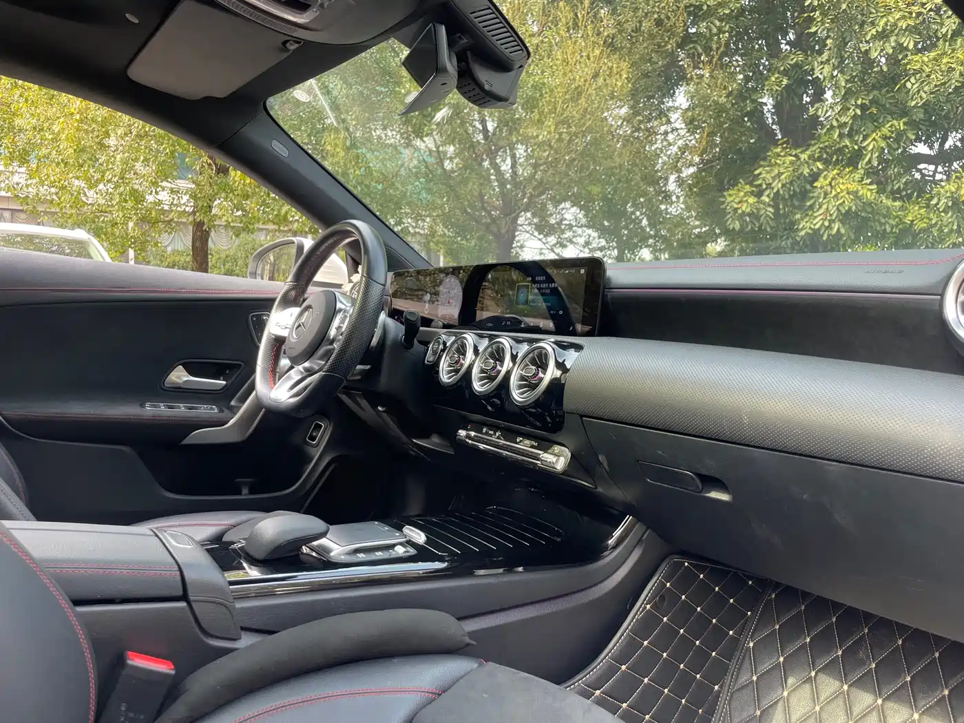 Mercedes-Benz CLA (Import) 2021 CLA 200 фото 13