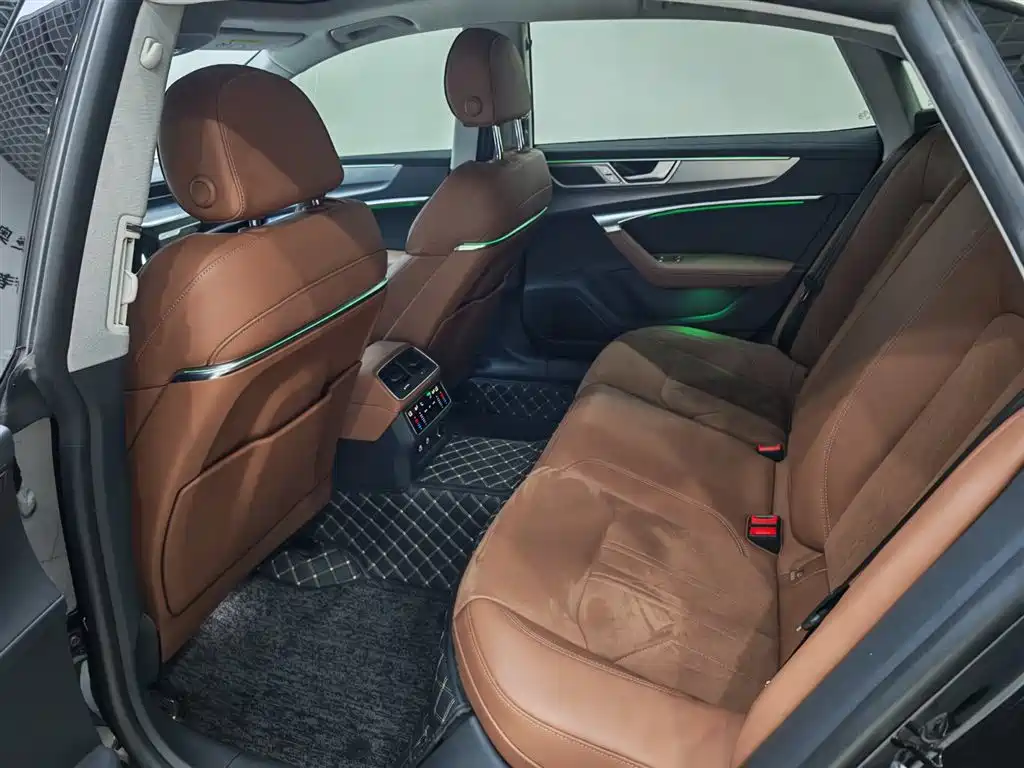 Audi A7L 2024 45 TFSI Luxury фото 15