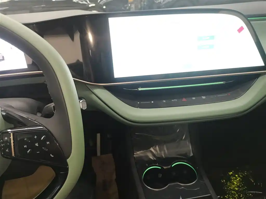 Hongqi EH7 2024 640 Pro+ AWD Edition фото 13
