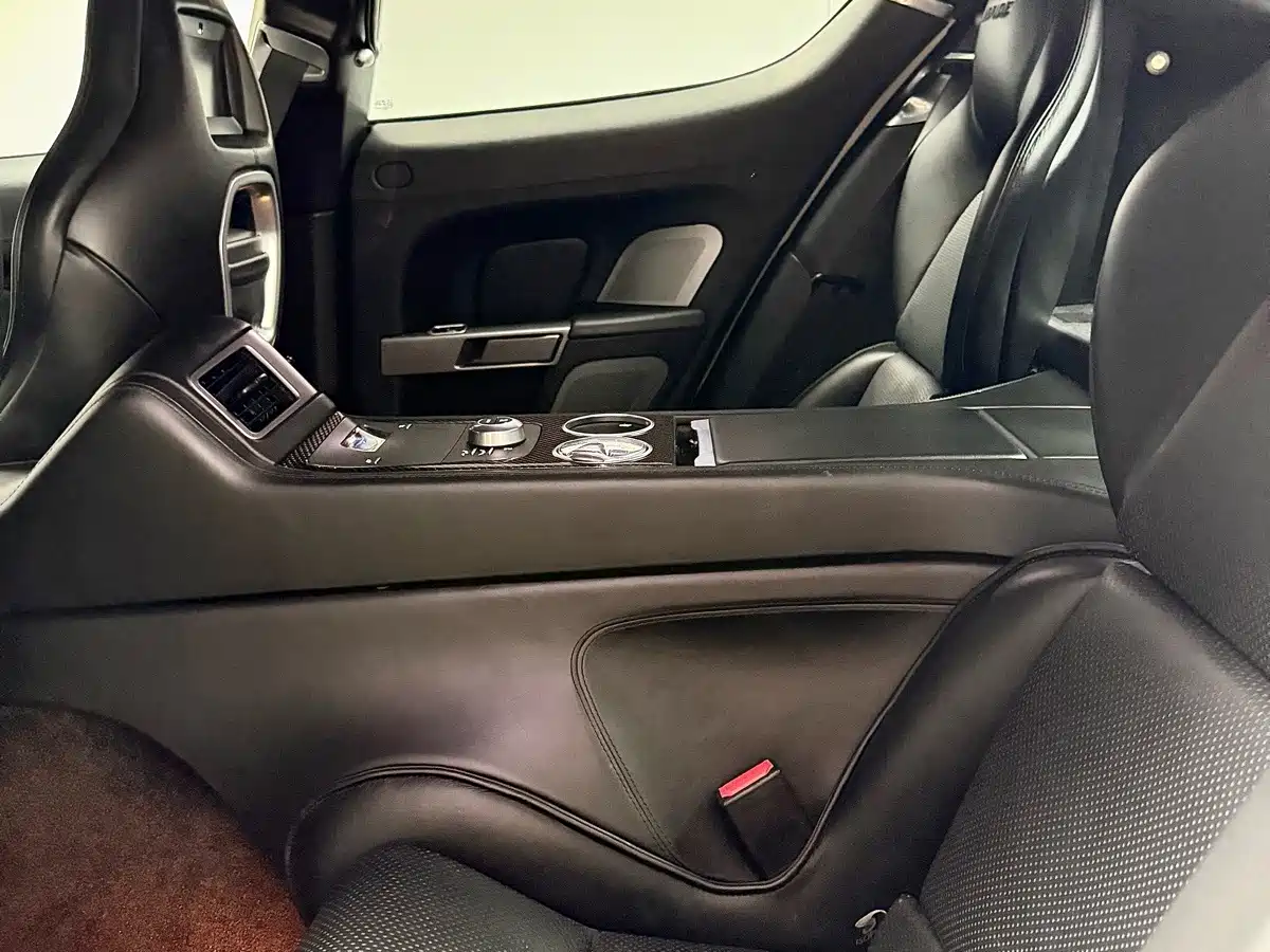 Aston Martin Rapide 2013 2010 6.0L