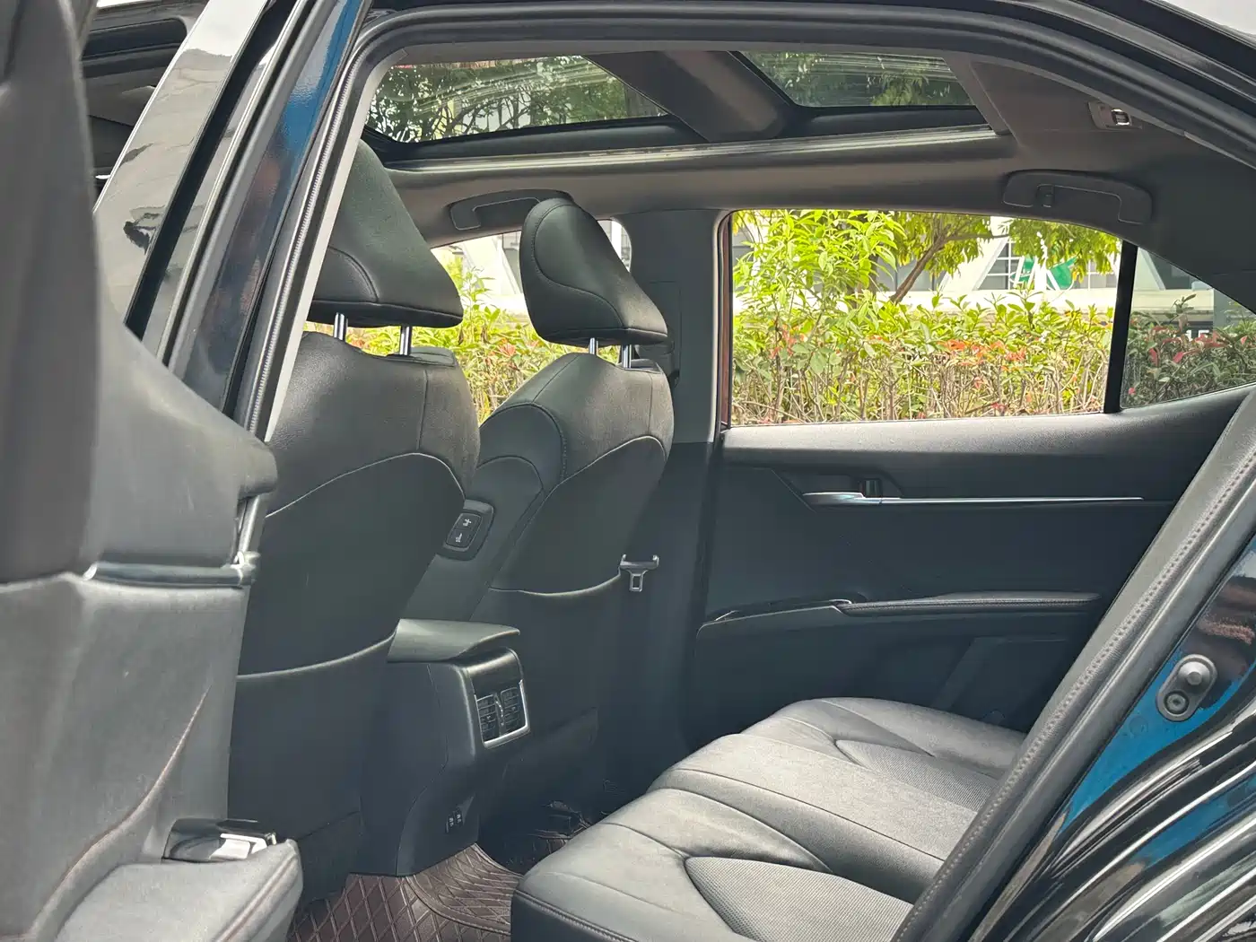 Toyota Camry 2021 2.5G Luxury Edition фото 7