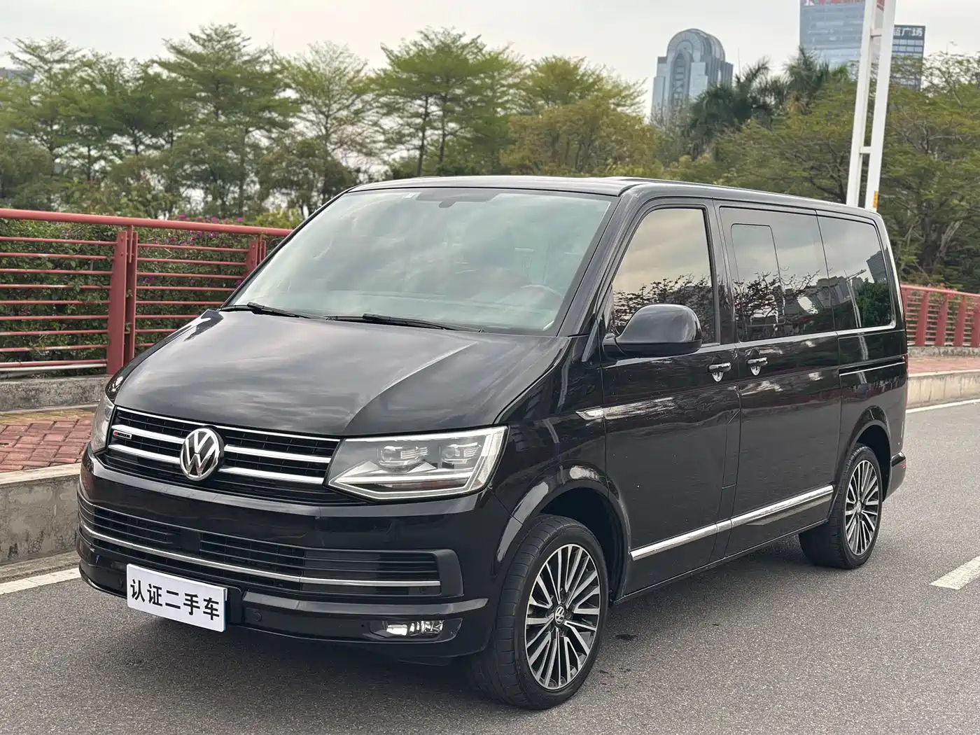 Volkswagen Multivan 2018 2.0TSI 4WD Premium Edition 7-Seater