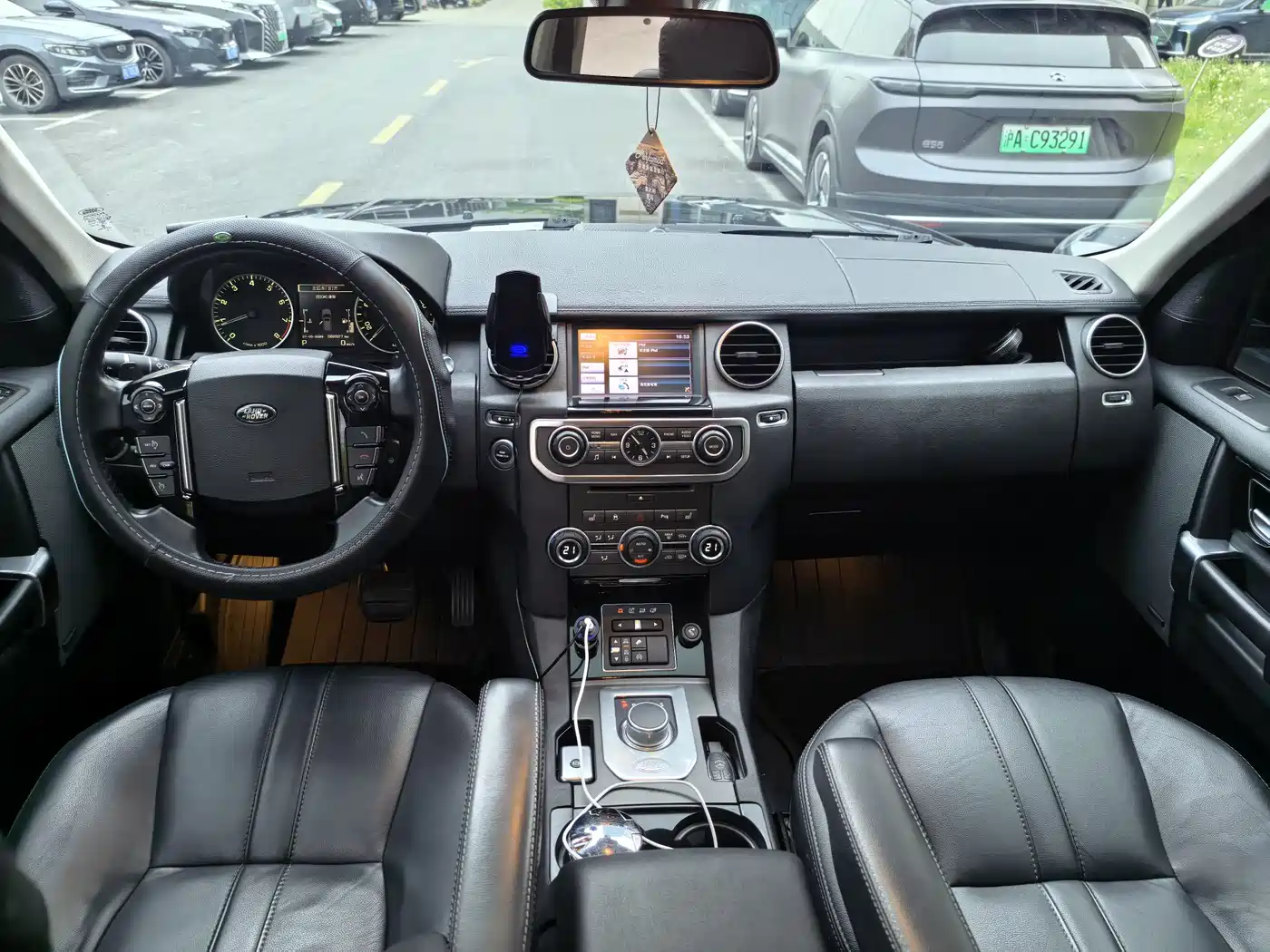 Land Rover Discovery 2016 3.0 SC V6 HSE фото 13
