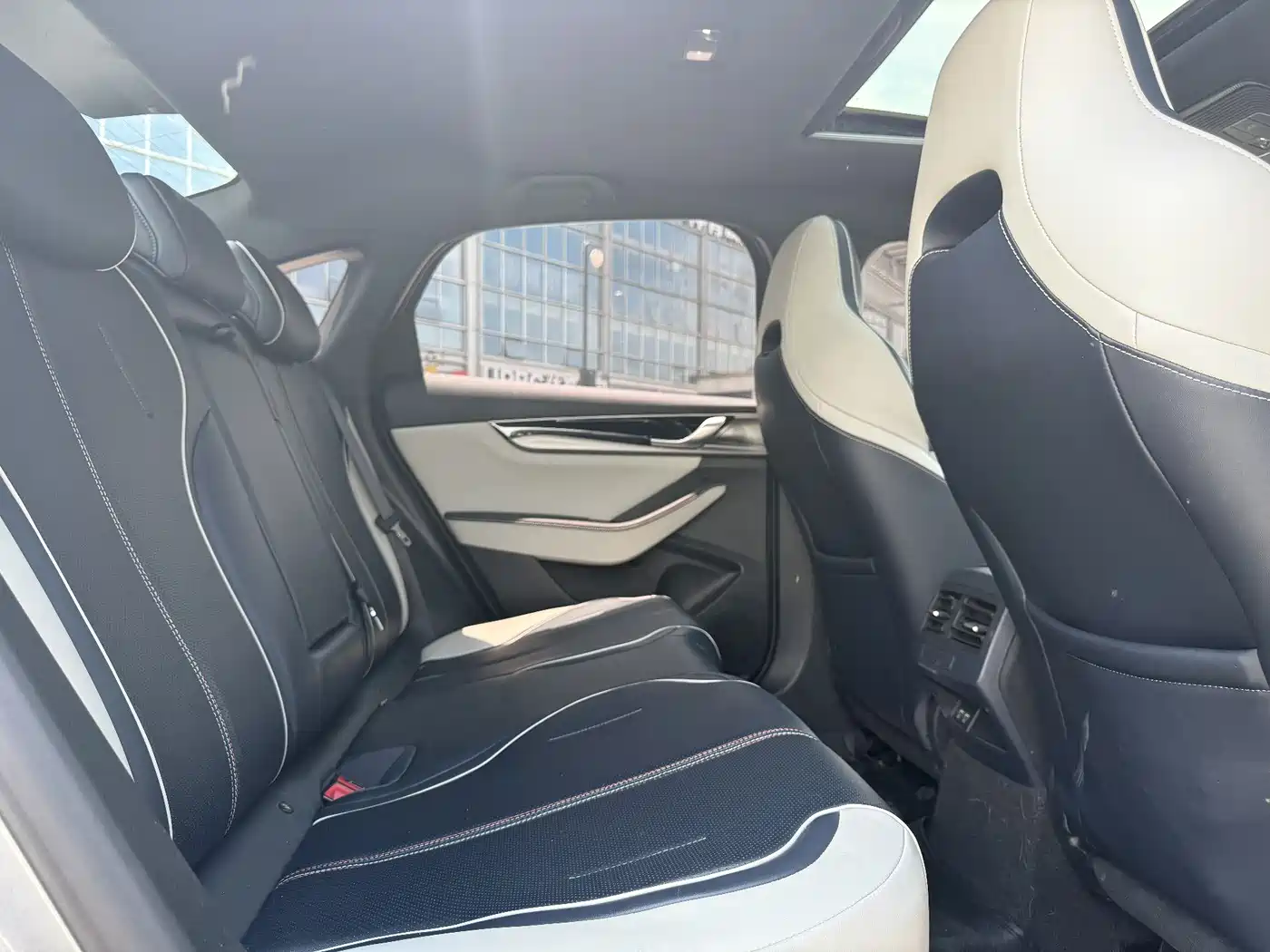 BYD Qin PLUS 2023 Champion Edition DM-i 120KM Excellence фото 15