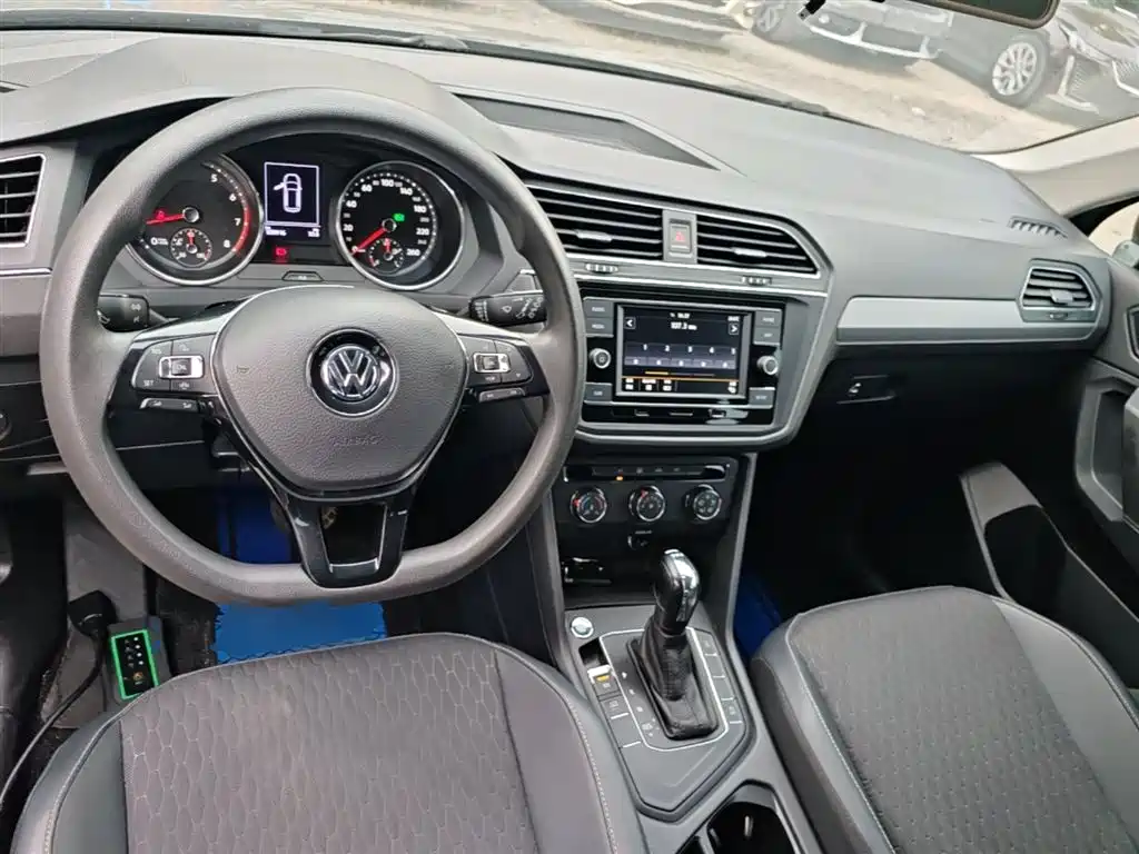 Volkswagen Tiguan L 2018 Facelift 330TSI Automatic 2WD Trend Edition фото 10