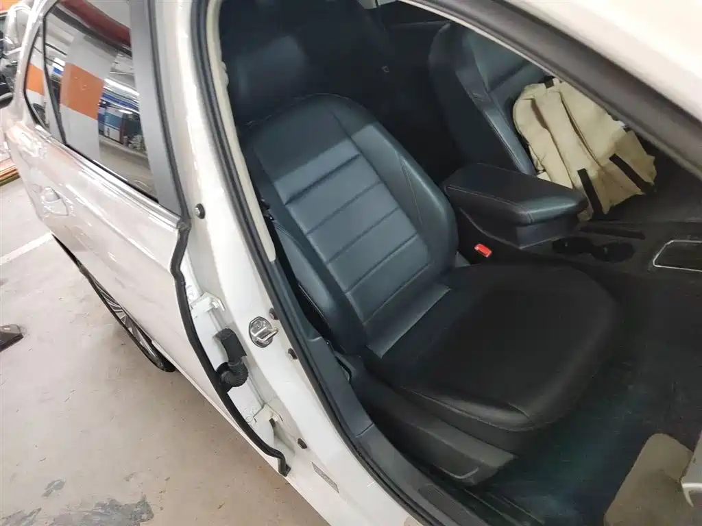 Volkswagen Lavida 2021 1.5L Auto Comfort Edition фото 20
