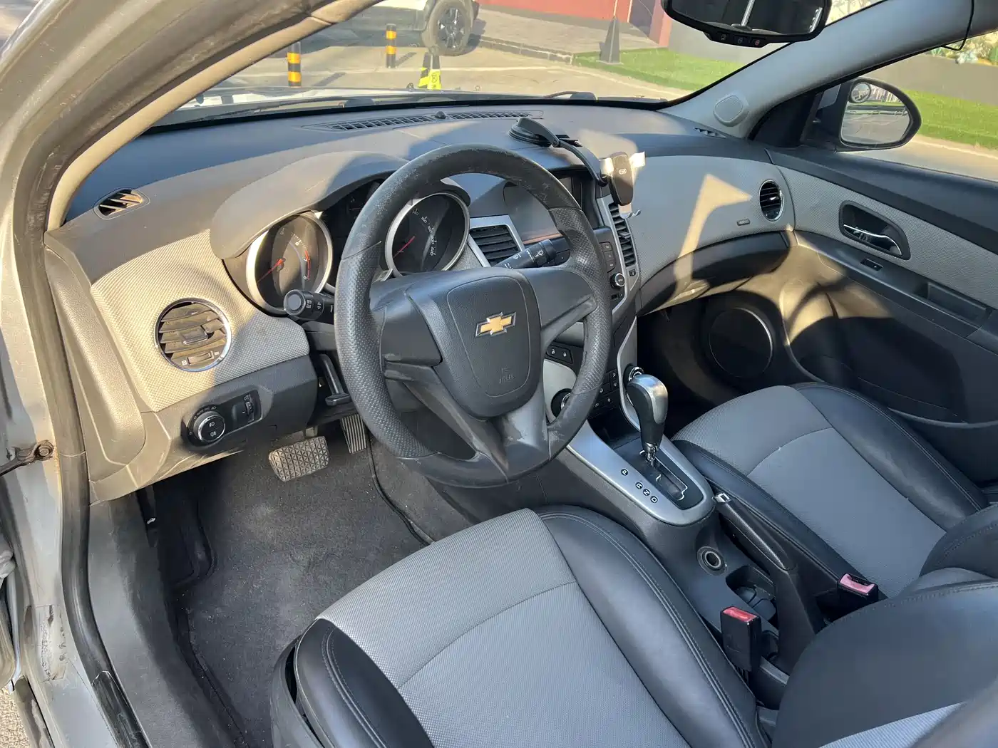 Chevrolet Cruze 2013 Model 1.8L SE AT фото 6