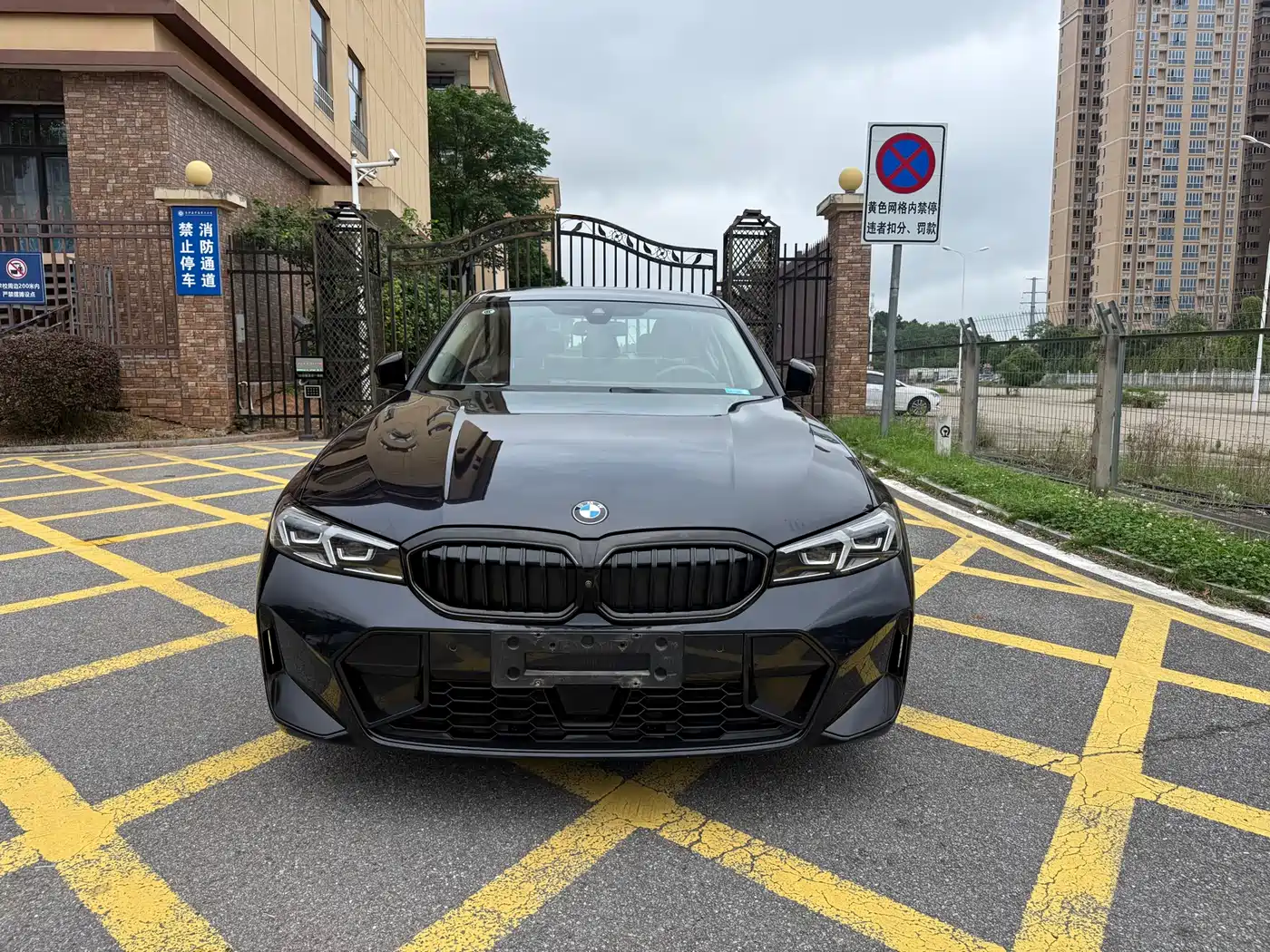 BMW 3 Series 2025 330Li M Sport Night Edition
