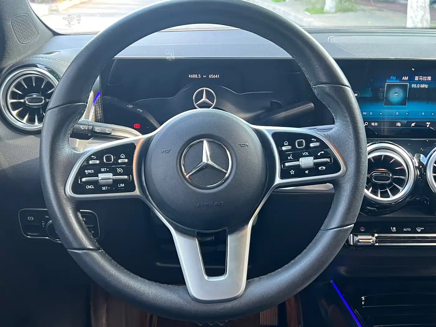 Mercedes-Benz GLB 2022 Model GLB 180 Dynamic Edition фото 14