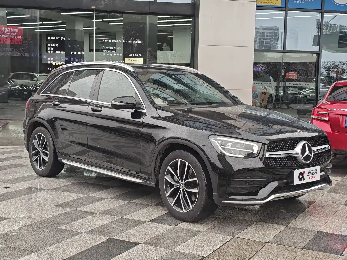 MERCEDES-BENZ GLC