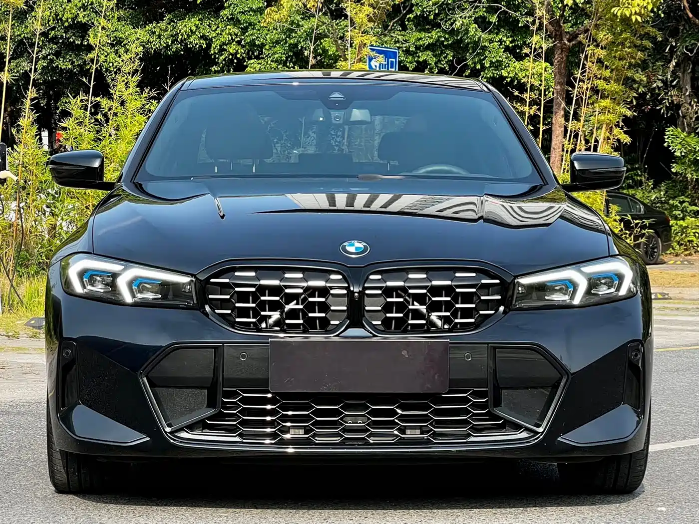 BMW 3 Series 2024 330i M Sport Shadowline Package фото 2
