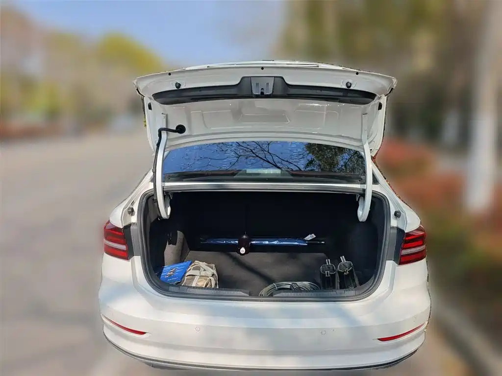 Volkswagen Lavida 2022 1.5L Auto Vision Edition фото 10