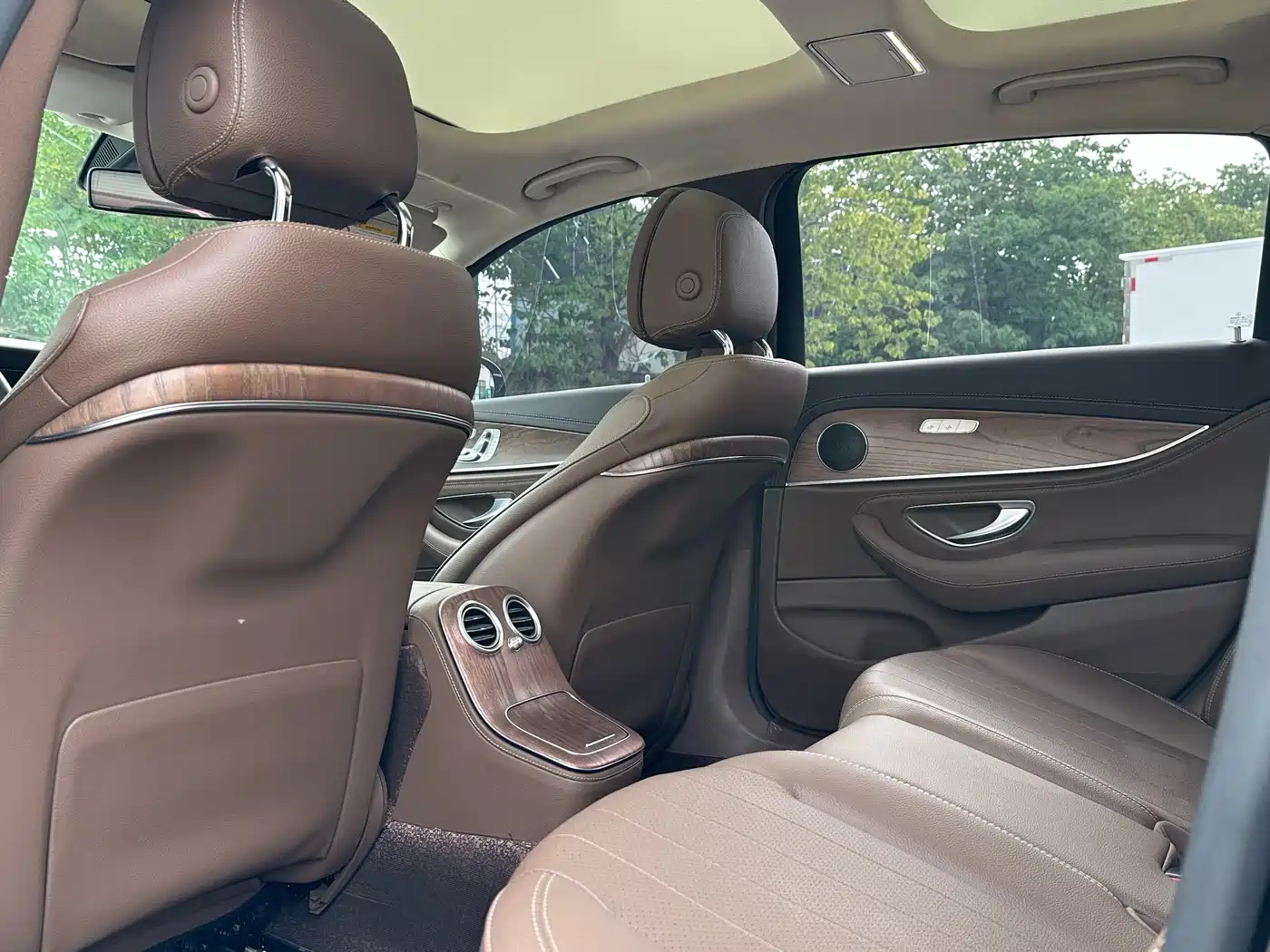 Mercedes-Benz E-Class 2023 E 300 L Fashion фото 11