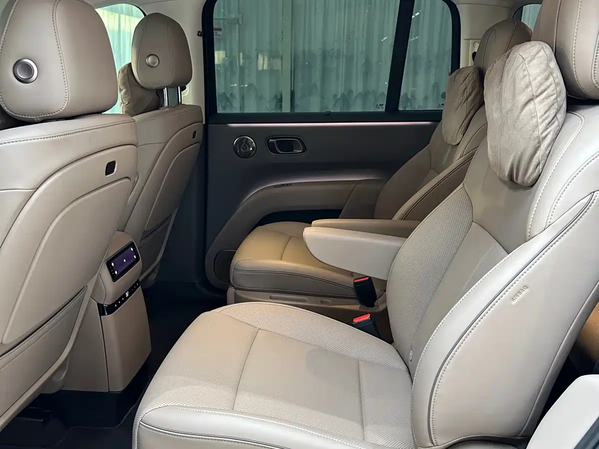 Li Auto Li i8 2026 2025 Standard Edition