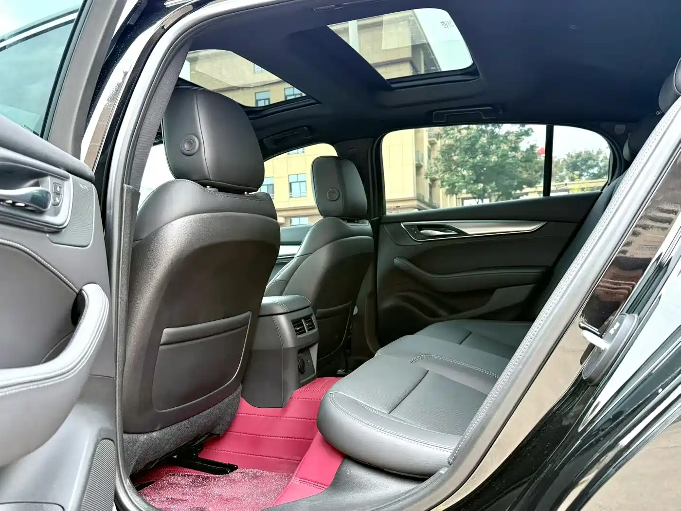 Cadillac CT5 2025 Model 28T Urban Sport Edition фото 5