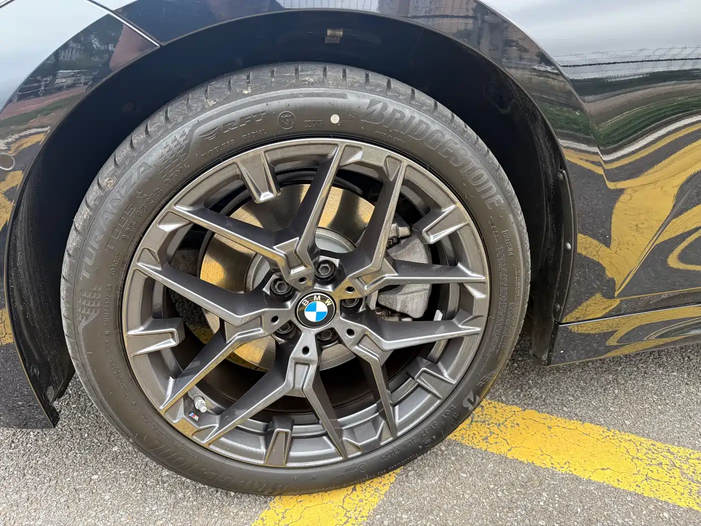 BMW 3 Series 2025 330Li M Sport Night Edition фото 4