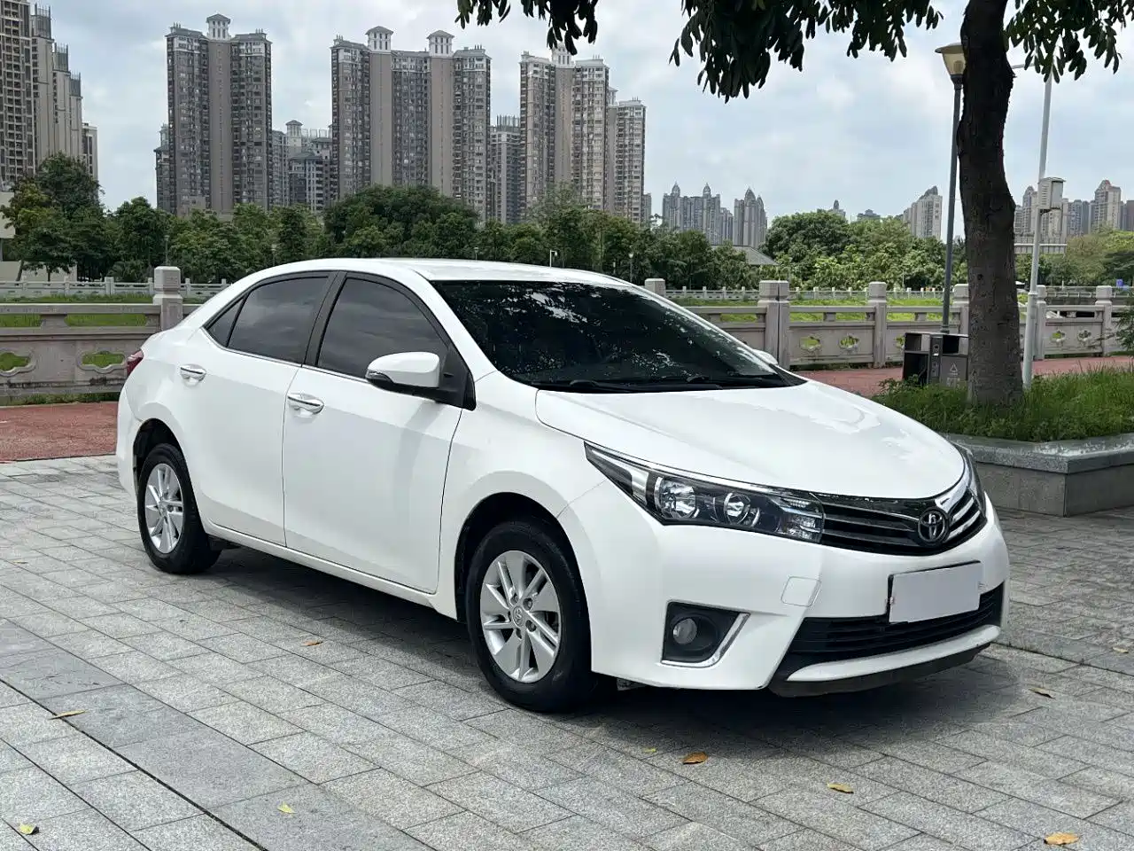 Toyota Corolla 2014 1.6L CVT GL фото 3