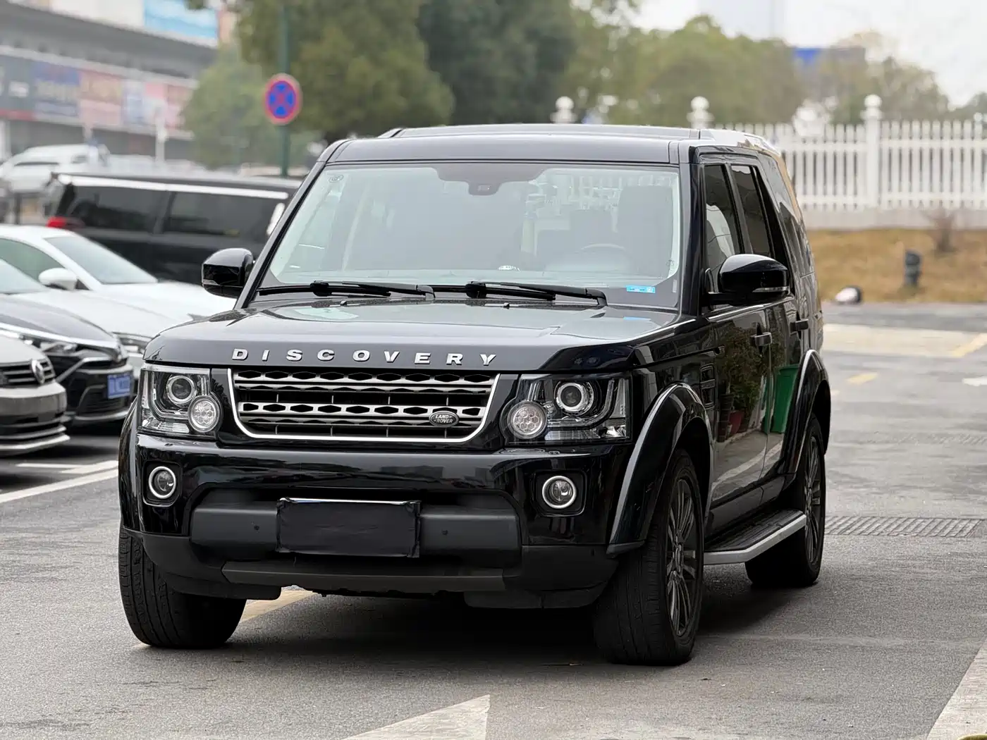 Land Rover Discovery 2015 3.0 SC V6 SE фото 2
