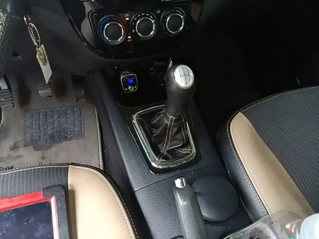 Dongfeng Fengxing Joyear X3 2015 2015 1.5L Comfort Model