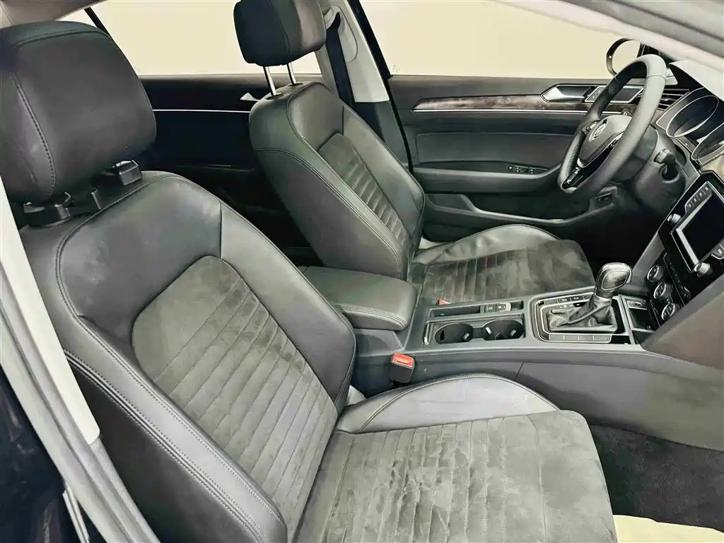 Volkswagen Magotan 2017 380TSI DSG Luxury фото 28