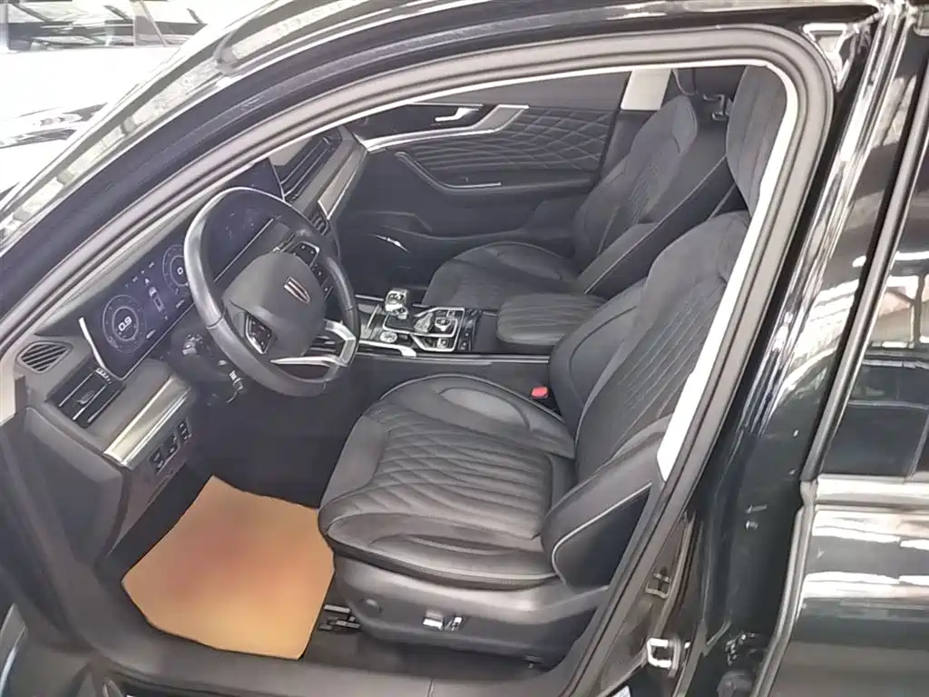 Hongqi HS5 2022 Facelift 2.0T Smart Flag Enjoyment Edition фото 16