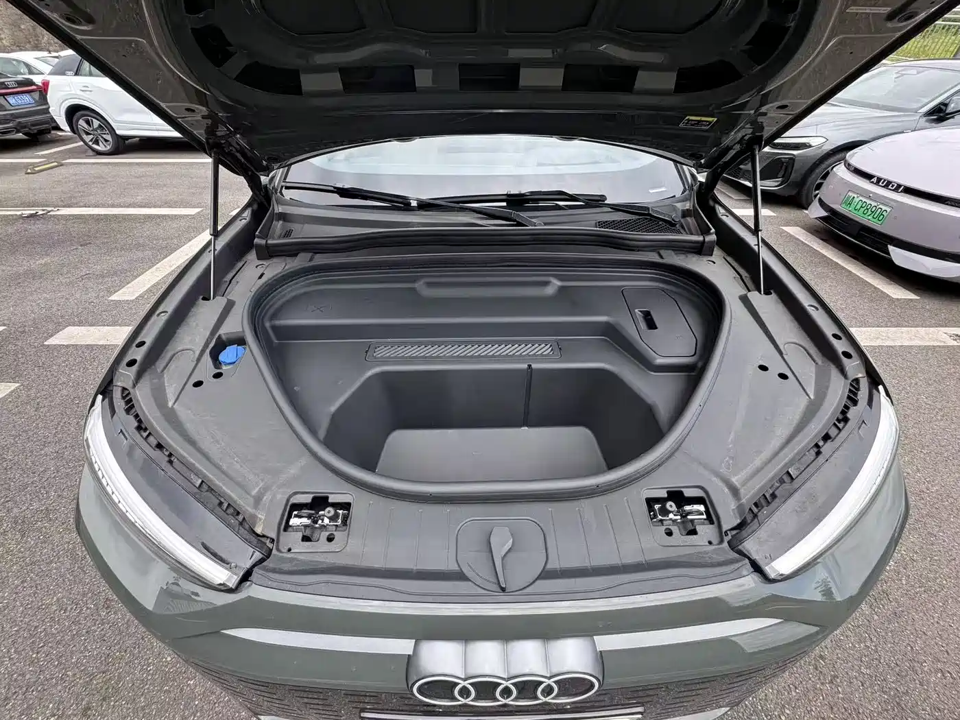 Audi Q6L e-tron 2025 Model Pioneer Edition фото 7