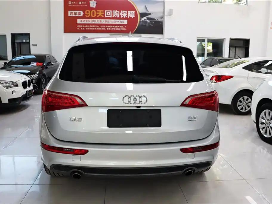 Audi Q5 (Import) 2010 3.2FSI Sport фото 8