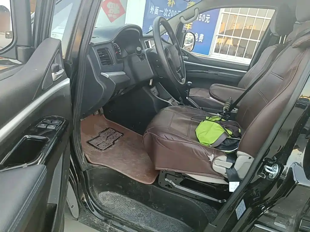 Dongfeng Fengxing Lingzhi 2025 2023 M5 1.6L Utility 5-Seater