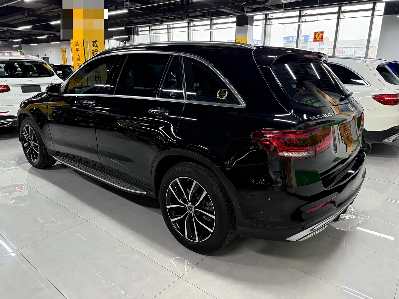 MERCEDES-BENZ GLC